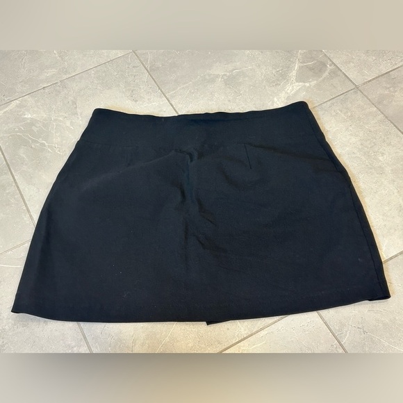 NWOT Soho Apparel Women's Skort Black Lightweight - Picture 2 of 5